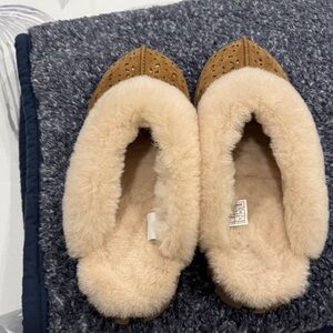 Ugh Cozy Tan Shearling Women's Shoes